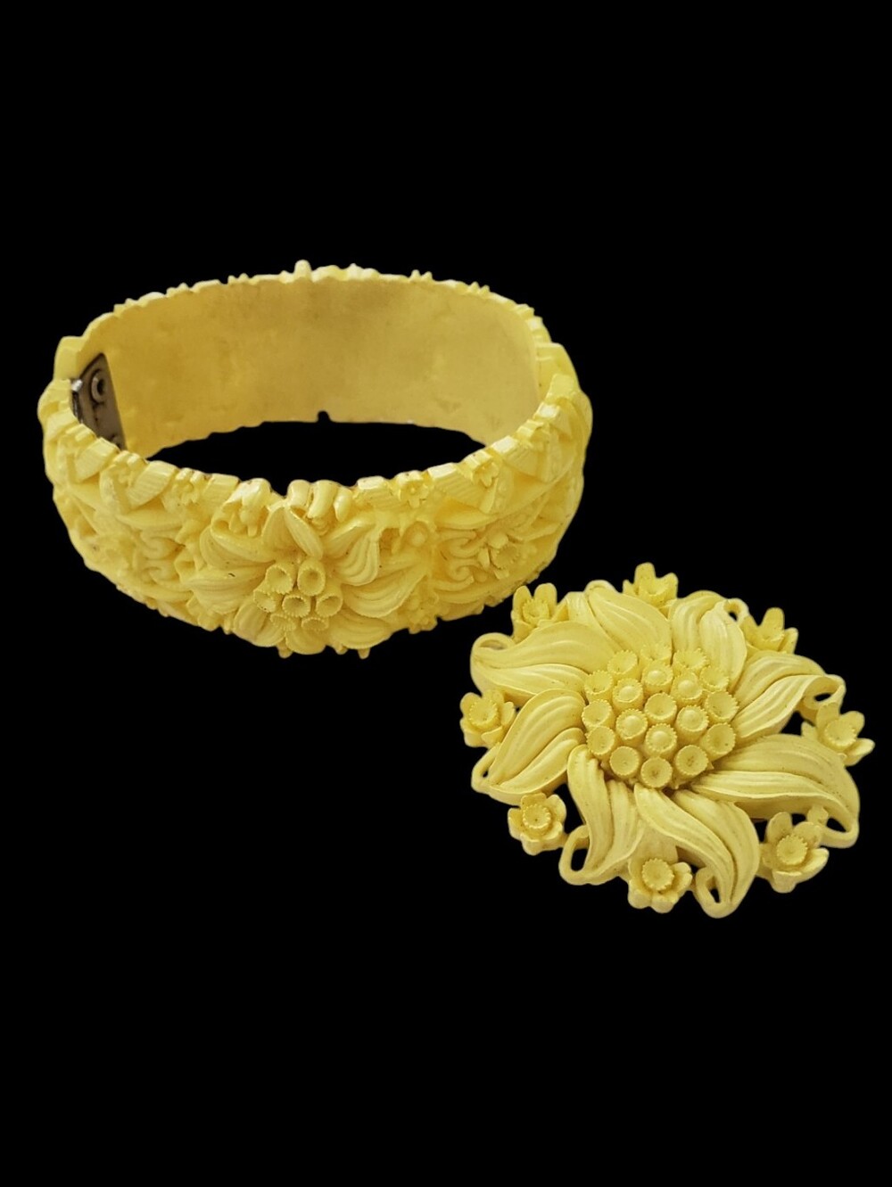 Vintage 1950s Yellow Celluloid Floral  Hinged Clamper Bracelet Bangle Brooch Pin